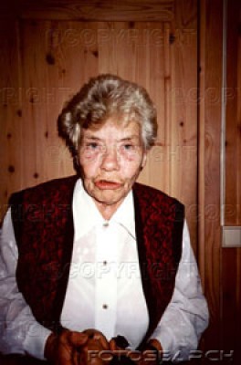 portrait-of-an-old-woman-~-034007.jpg