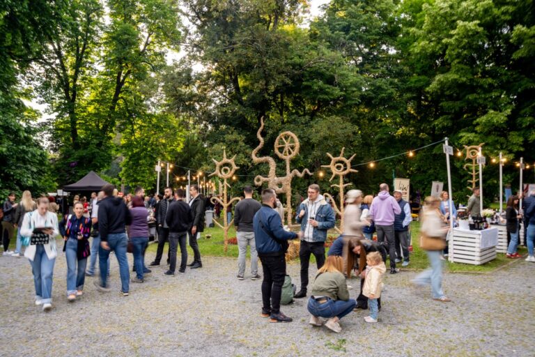 [FOTO] Večer vina i umjetnosti kao uvod u vinski mjesec u OBŽ