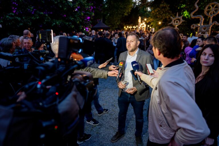 [FOTO] Večer vina i umjetnosti kao uvod u vinski mjesec u OBŽ
