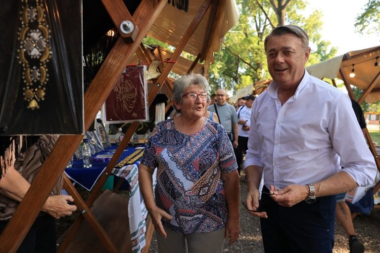 25. Međunarodni etno susreti: Baranja u punom sjaju ispred dvorca Eugena Savojskog