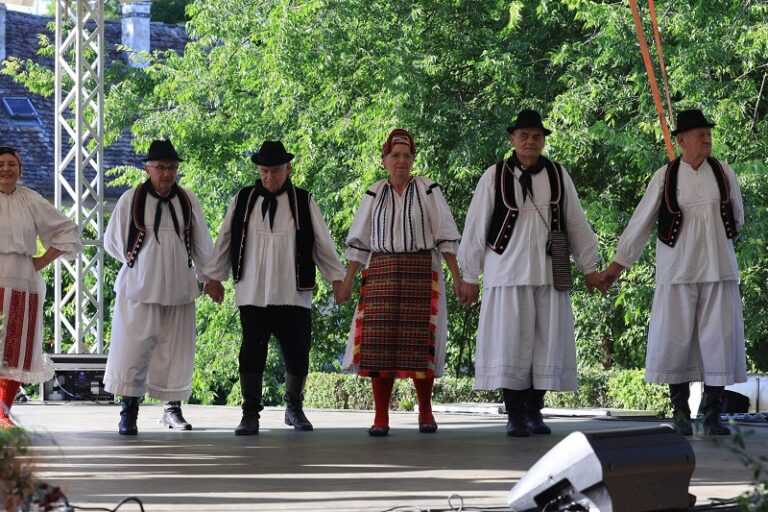 25. Međunarodni etno susreti: Baranja u punom sjaju ispred dvorca Eugena Savojskog