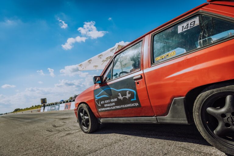 [FOTO] Osijek u petoj brzini: Spektakularan Street Race privukao tisuće posjetitelja