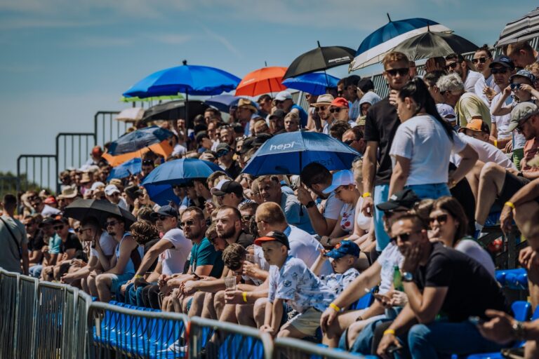 [FOTO] Osijek u petoj brzini: Spektakularan Street Race privukao tisuće posjetitelja