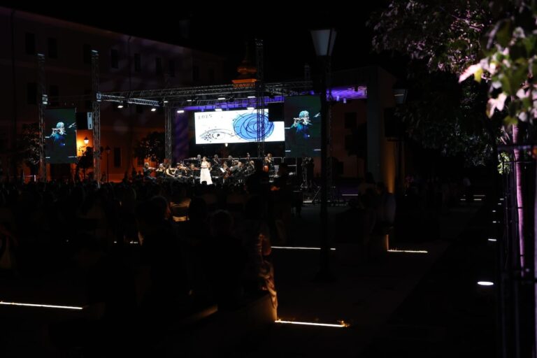 [FOTO] Osijek svečano otvorio jubilarno 25. Osječko ljeto kulture
