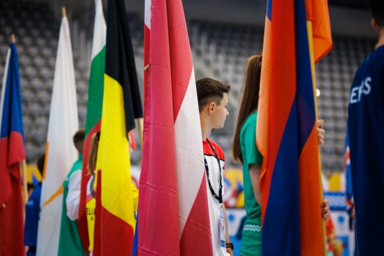 [FOTO] Sport ujedinjuje: EYOF otvoren u Osijeku, 500 mladih gimnastičara iz 40 zemalja stiglo u Gradski vrt