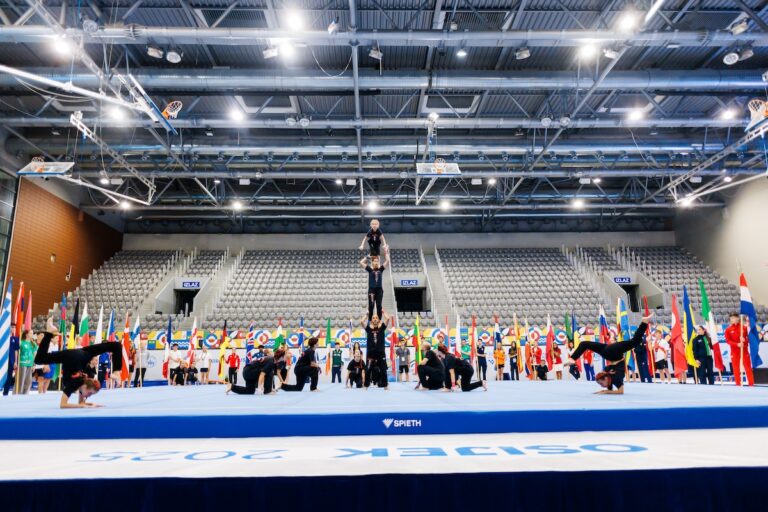 [FOTO] Sport ujedinjuje: EYOF otvoren u Osijeku, 500 mladih gimnastičara iz 40 zemalja stiglo u Gradski vrt