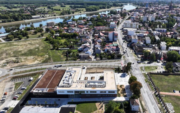 [FOTO] I. gimnazija Osijek dobila novu zgradu: moderna škola za 700 učenika