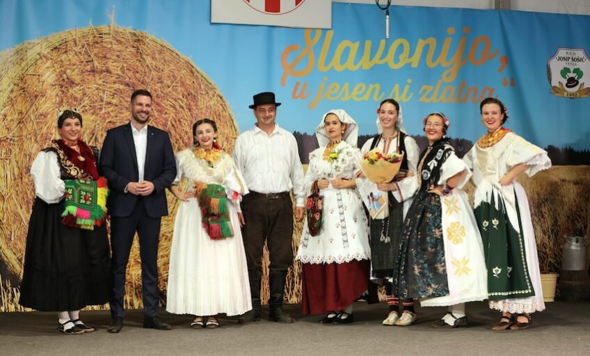 Folklor, zajedništvo i ulaganja: Održana manifestacija “Slavonijo, u jesen si zlatna”