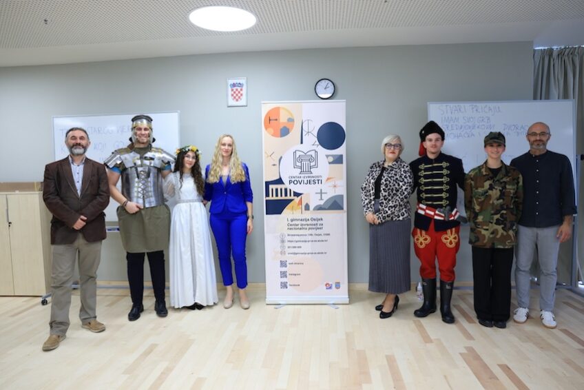 Mladi istražuju prošlost: novi Centar izvrsnosti za povijest u I. gimnaziji Osijek