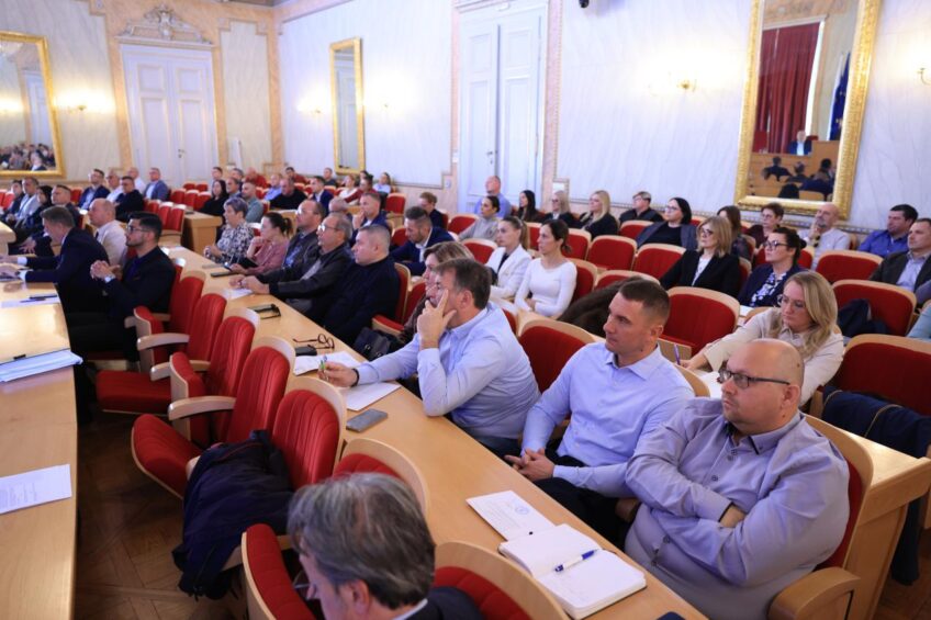 Na sastanku načelnika i gradonačelnika potvrđeni ključni projekti za razvoj OBŽ-a
