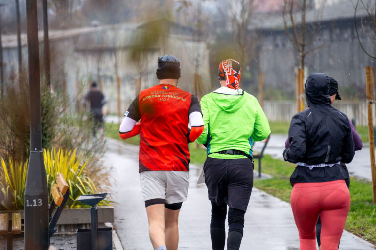 [FOTO] Unatoč kiši, Osječani trčali i pomogli bolnici: Humanitarna utrka “Osijek trči” uspješno održana