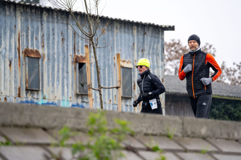 [FOTO] Unatoč kiši, Osječani trčali i pomogli bolnici: Humanitarna utrka “Osijek trči” uspješno održana