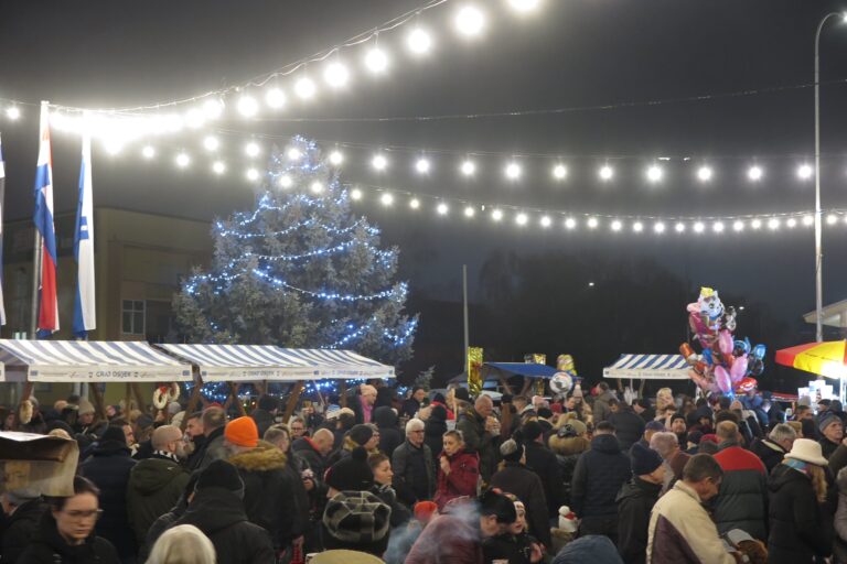 [FOTO] Tople note i osmijesi: Treći Advent na Mačkamami oduševio posjetitelje