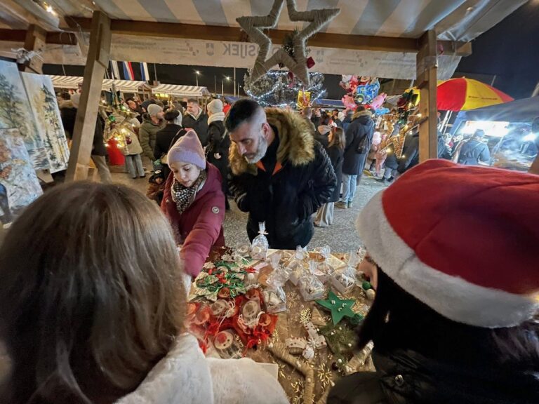 [FOTO] Tople note i osmijesi: Treći Advent na Mačkamami oduševio posjetitelje