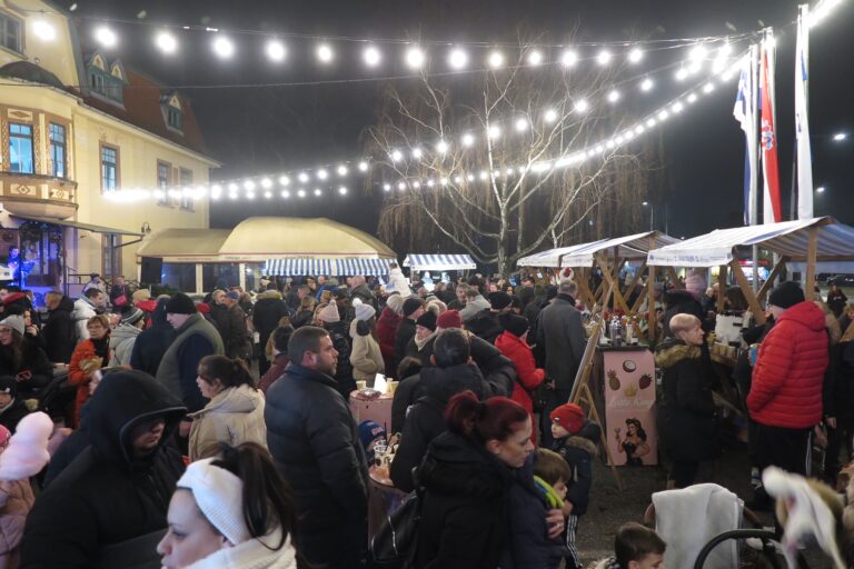 [FOTO] Tople note i osmijesi: Treći Advent na Mačkamami oduševio posjetitelje