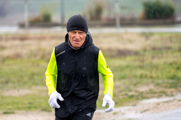 [FOTO] Unatoč kiši, Osječani trčali i pomogli bolnici: Humanitarna utrka “Osijek trči” uspješno održana
