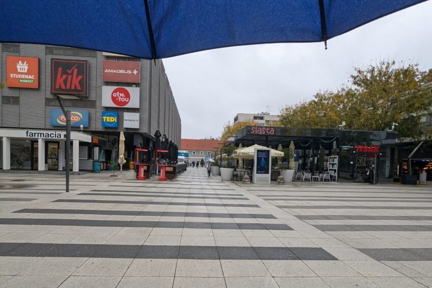 Sunčano vrijeme na kratko prekidaju pljuskovi i grmljavina