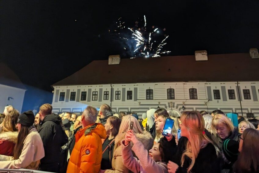 Osijek spreman za doček Nove godine: Program za djecu, glazbeni spektakl na trgovima i slavlje za umirovljenike