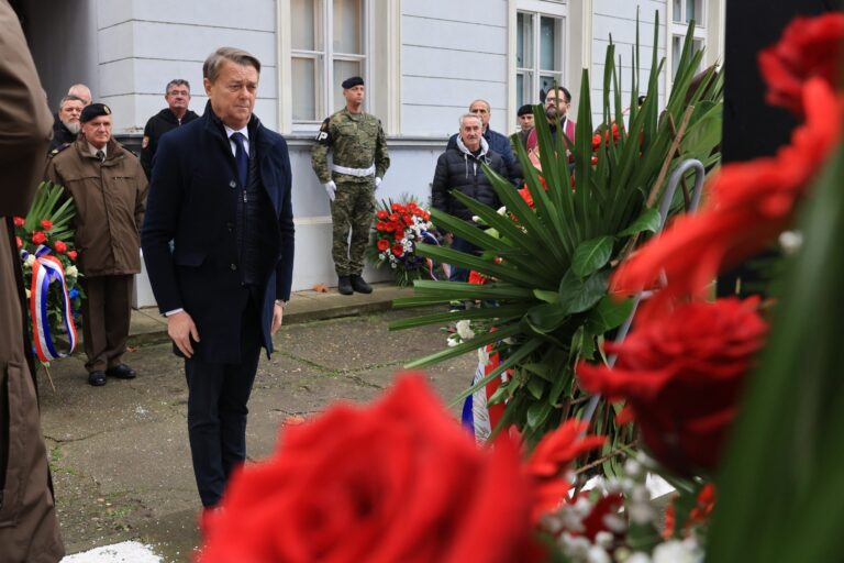Osijek odao počast poginulim pripadnicima 68. bojne vojne policije