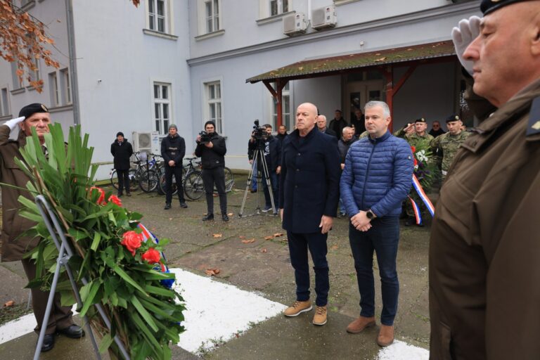 Osijek odao počast poginulim pripadnicima 68. bojne vojne policije