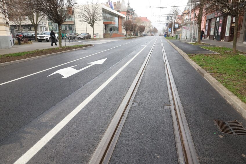 Ponovno uspostavljena puna protočnost Radićeve ulice u središtu Osijeka