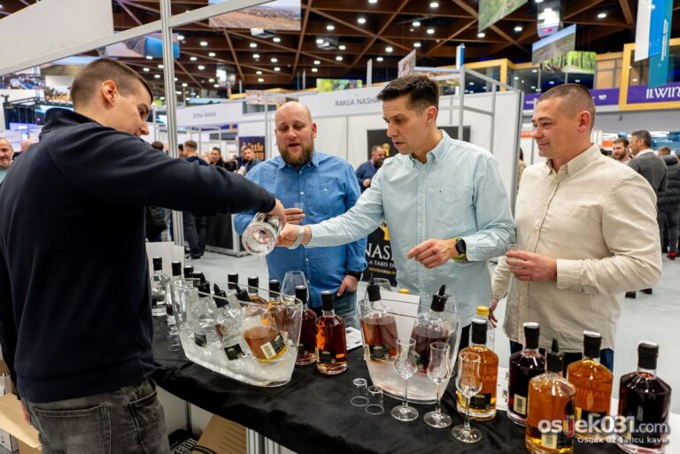 [FOTO] Osijek u znaku najboljih vina – svečano otvoren 11. WineOS by Graševina Croatica