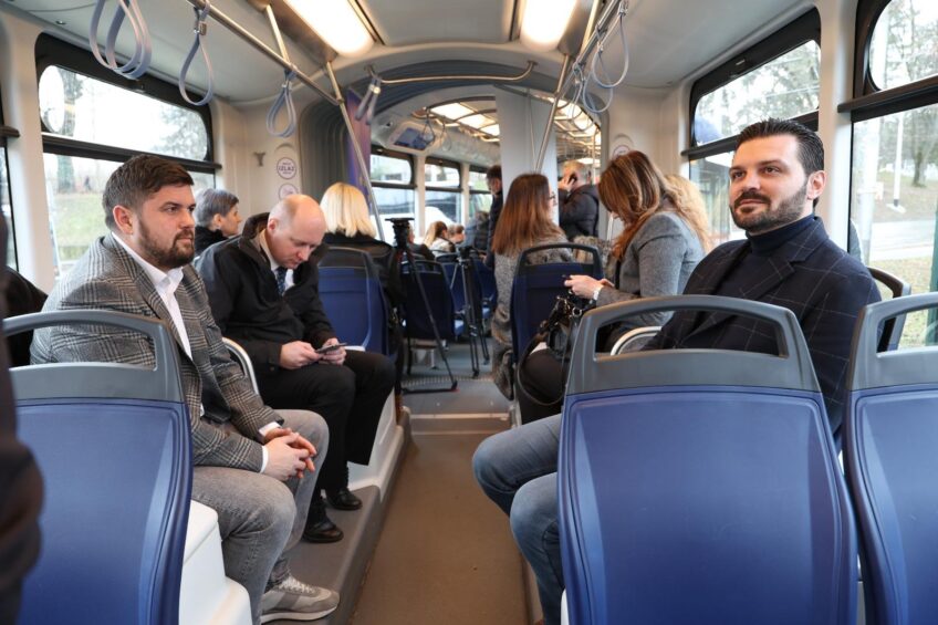 Moderniji, pristupačniji, bolji: novi niskopodni tramvaji već voze Osijekom