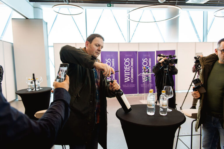 Vinski ključ je predan: WineOS 2026. otvara novu vinsku godinu u Osijeku