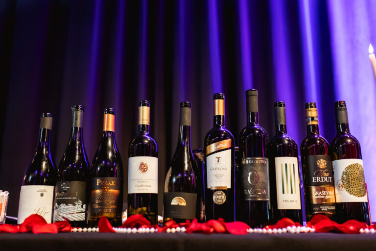 [FOTO] Male vinske tajne koje vode do velikog događaja – WineOS je pred vratima