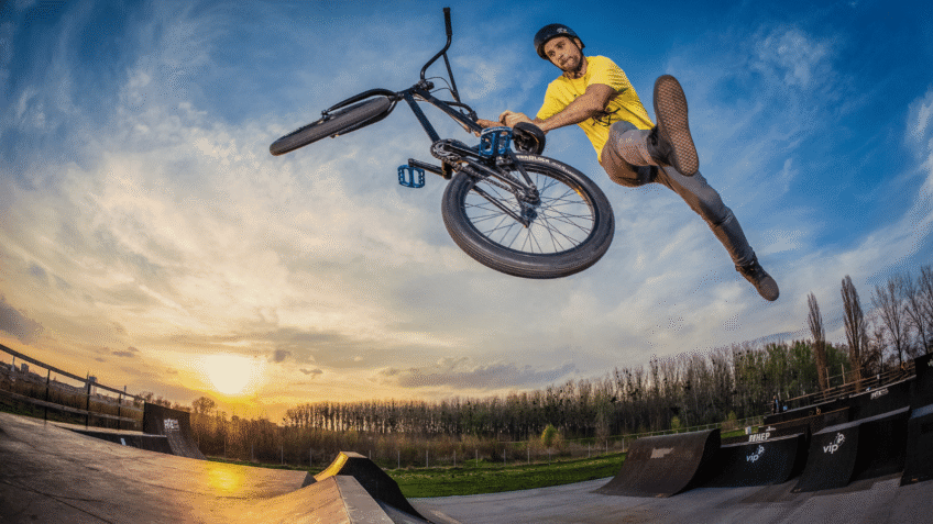 Savršeni trenutak u zraku: Nagrađena BMX fotografija Samira Kurtagića