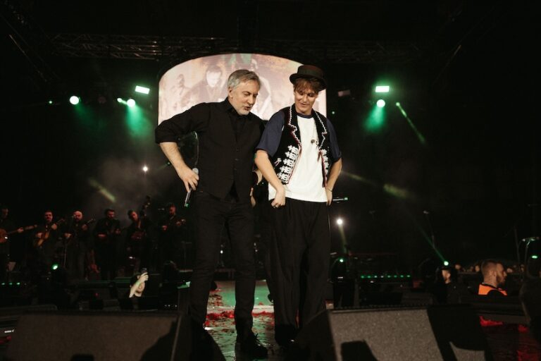 [FOTO] Prepunu dvoranu u Osijeku osvojio Jakov Jozinović na turneji “Ja za čuda letim”