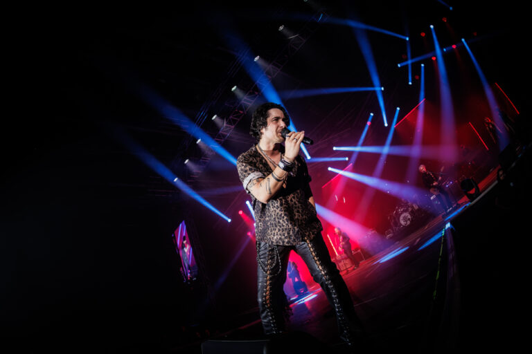[FOTO] Emocija, zajedništvo i rock’n’roll: Parni Valjak oduševio u Gradski vrt