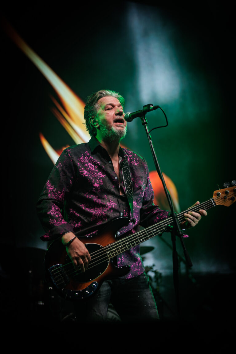 [FOTO] Emocija, zajedništvo i rock’n’roll: Parni Valjak oduševio u Gradski vrt