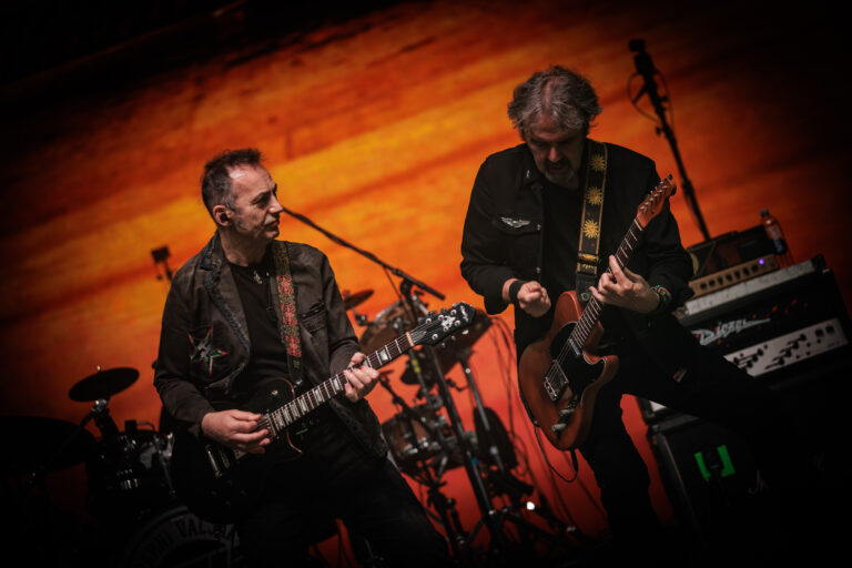 [FOTO] Emocija, zajedništvo i rock’n’roll: Parni Valjak oduševio u Gradski vrt