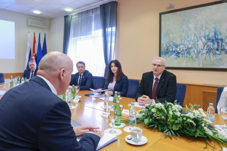 Nova faza ulaganja u Beli Manastir: U tijeku obnova 21 višestambene zgrade