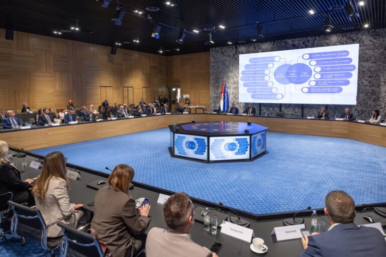 Đakovo dobiva moderniju školu: potpisan ugovor za rekonstrukciju i dogradnju