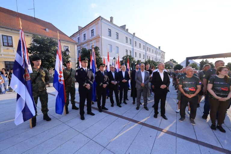 Osijek se prisjetio svojih heroja: Obilježen Dan branitelja i 35 godina 106. brigade
