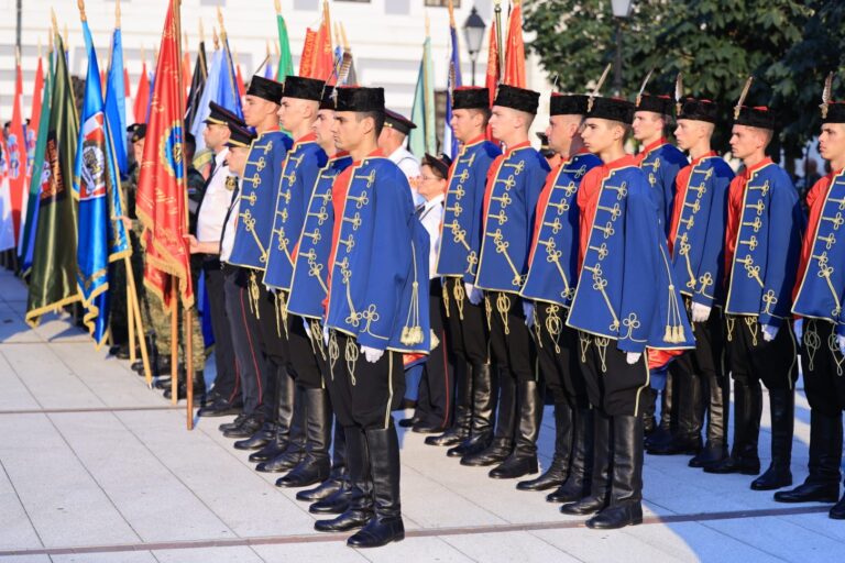 Osijek se prisjetio svojih heroja: Obilježen Dan branitelja i 35 godina 106. brigade