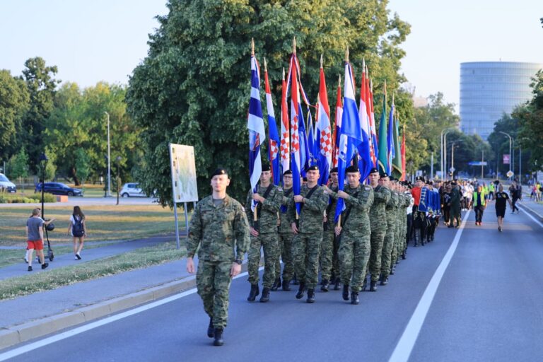 Osijek se prisjetio svojih heroja: Obilježen Dan branitelja i 35 godina 106. brigade