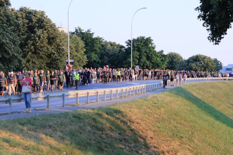 Osijek se prisjetio svojih heroja: Obilježen Dan branitelja i 35 godina 106. brigade