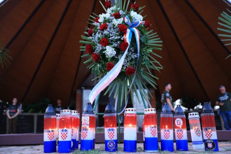Osijek se prisjetio svojih heroja: Obilježen Dan branitelja i 35 godina 106. brigade