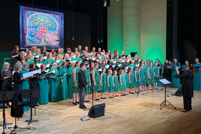 Lipa proslavila 150 godina: Svečani koncert okupio sadašnje i bivše članove