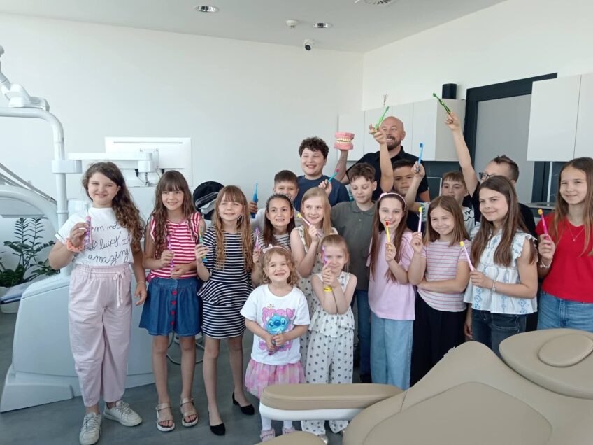 [VIDEO] Matej Dolački kroz pjesmu “Kod zubara” djecu uči važnosti oralnog zdravlja