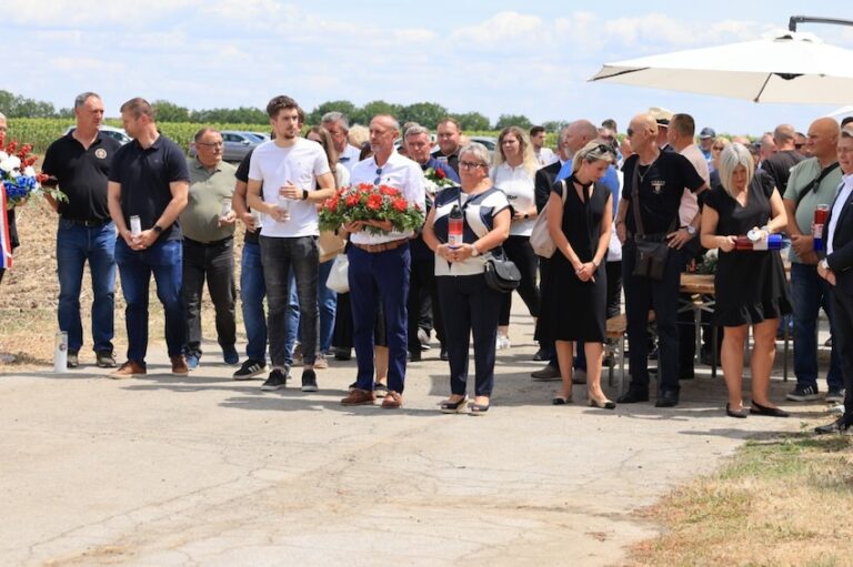 Prije 35 godina u noćnom granatiranju poginula šestorica Tigrova: odana im je počast kod Dalja
