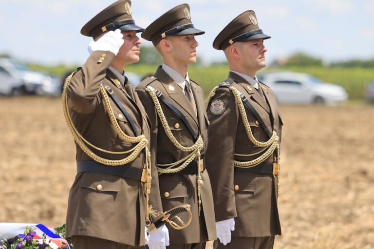 Prije 35 godina u noćnom granatiranju poginula šestorica Tigrova: odana im je počast kod Dalja