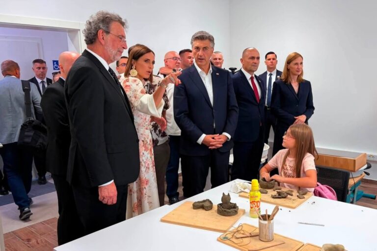 [FOTO] Ernestinovo dobilo Kreativni dječji centar IDEM za djecu, mlade i lokalnu zajednicu