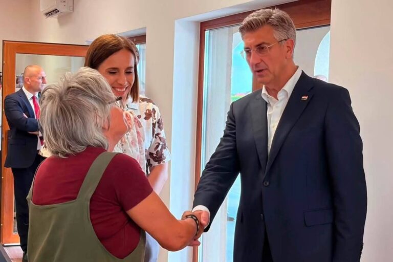 [FOTO] Ernestinovo dobilo Kreativni dječji centar IDEM za djecu, mlade i lokalnu zajednicu
