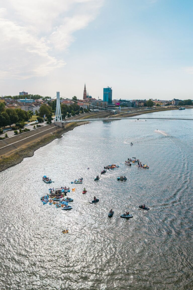 [FOTO i VIDEO] “Lega, roniš?” okupio više od 100 ronilaca: Osijek proslavio 30 godina Ronilačkog centra