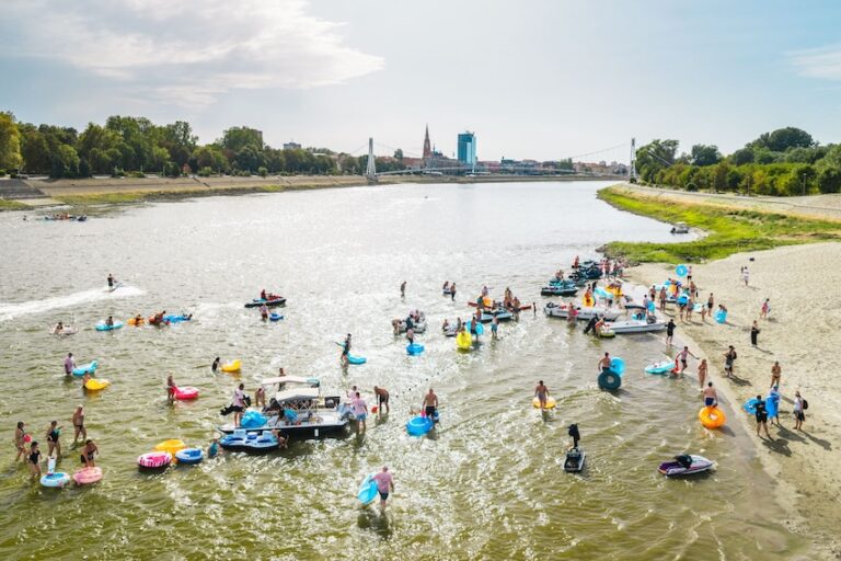 [FOTO i VIDEO] “Lega, roniš?” okupio više od 100 ronilaca: Osijek proslavio 30 godina Ronilačkog centra