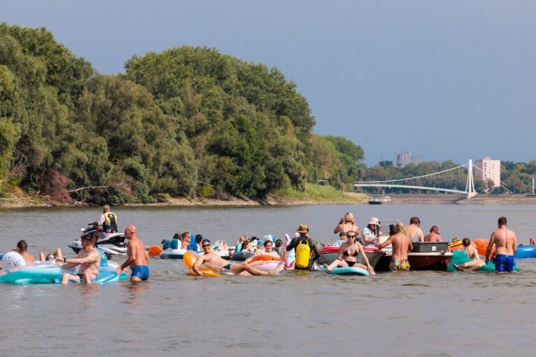 [FOTO i VIDEO] “Lega, roniš?” okupio više od 100 ronilaca: Osijek proslavio 30 godina Ronilačkog centra